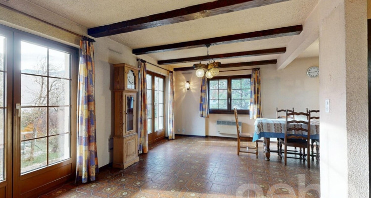 Maison avec grand garage/atelier et jardin image 3