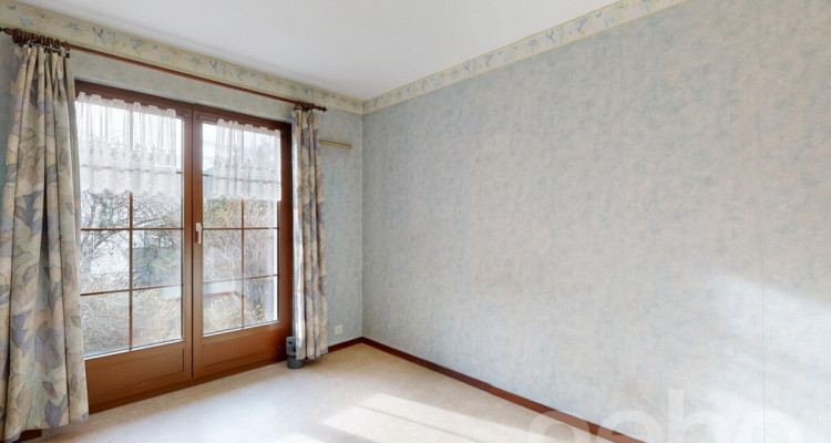 Maison avec grand garage/atelier et jardin image 5