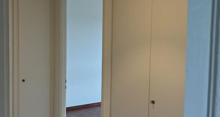 Appartement de 6 pièces au 5ème étage situé à Chêne-Bougeries 1224  image 4