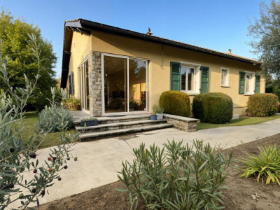 EXCLUSIVITÉ Charmante Maison individuelle de 7 pièces au calme située au centre de Vésenaz image 2