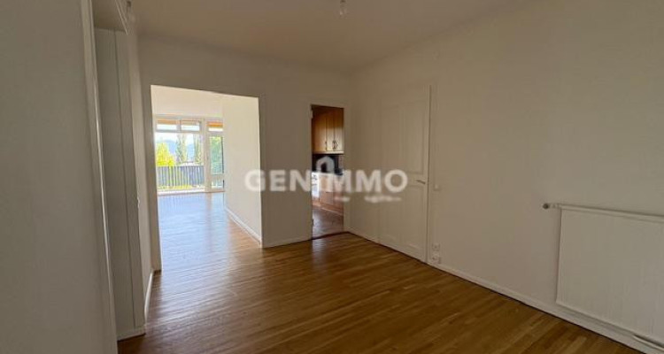 Appartement 5 pièces traversant image 8