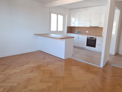 À louer – 3 pièces rénové au dernier étage avec vue sur le lac à Pully image 1