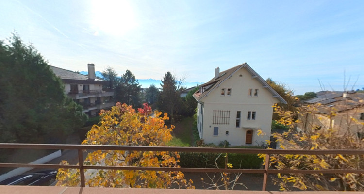 À louer – 3 pièces rénové au dernier étage avec vue sur le lac à Pully image 7