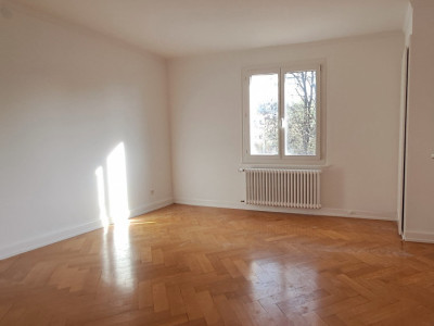 À louer – 4 pièces rénové au dernier étage avec vue sur le lac à Pully image 5