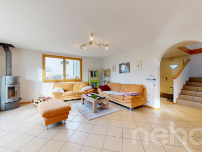 Maison lumineuse avec espace loisirs image 4