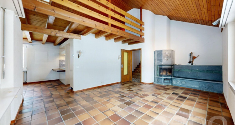 Grosszügiges 4.5-Zimmer-Doppeleinfamilienhaus image 1