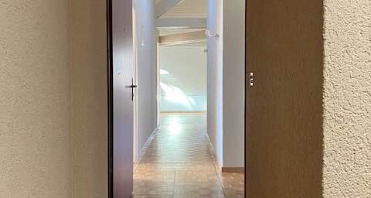 PERLE RARE : Attique de 5,5 pièces aux Eaux-Vives ✨ image 3