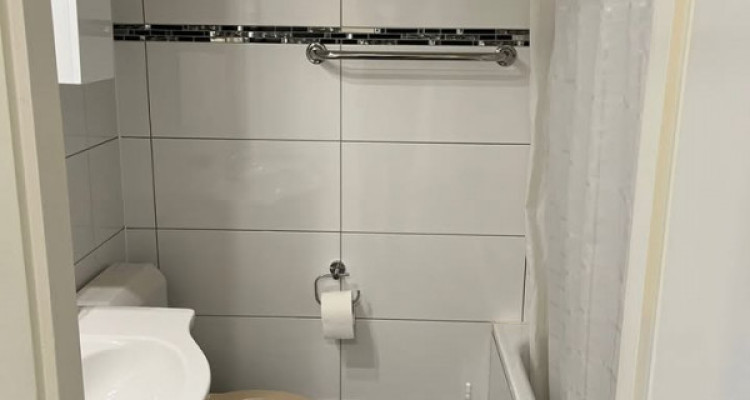 🏠 Spacieux 4 pièces meublé (81 m²) aux Pâquis ! image 9