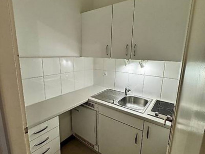 Appartement 1,5 pièces à la Vieille-Ville disponible rapidement. image 2