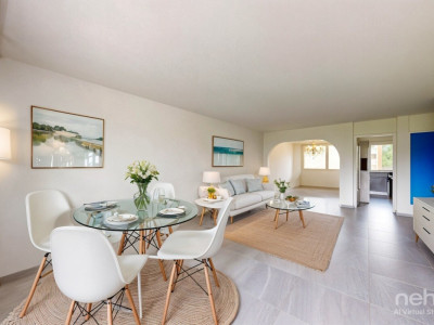 Renovierte 4.5-Zimmer-Wohnung mit unverbaubarer Aussicht image 2