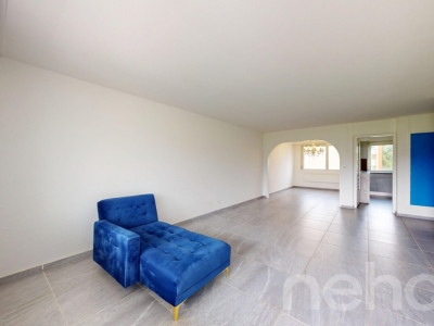 Renovierte 4.5-Zimmer-Wohnung mit unverbaubarer Aussicht image 4