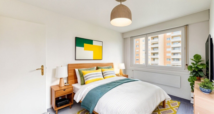 Renovierte 4.5-Zimmer-Wohnung mit unverbaubarer Aussicht image 8