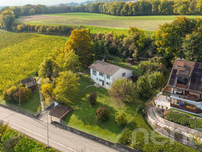 Grande parcelle avec une vue sur le lac pour un projet de construction image 1