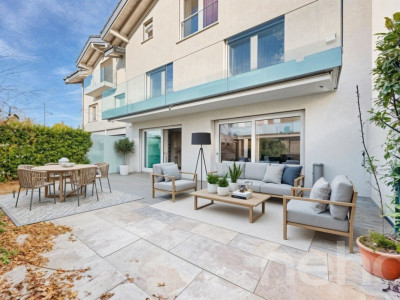 Villa triplex lumineuse aux finitions haut de gamme image 1