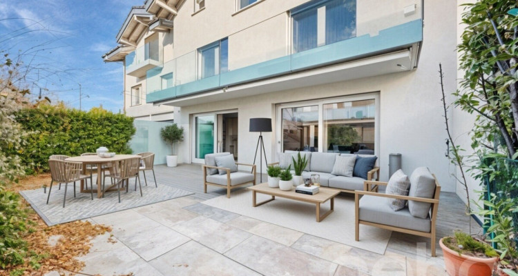 Villa triplex lumineuse aux finitions haut de gamme image 1