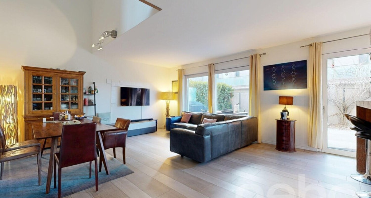 Villa triplex lumineuse aux finitions haut de gamme image 2