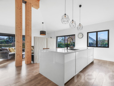 Maison d?architecte rénovée avec vaste terrain et fort potentiel image 1