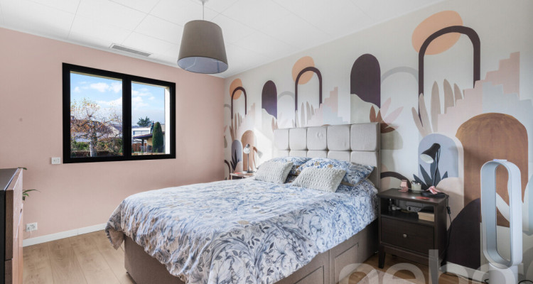 Maison d?architecte rénovée avec vaste terrain et fort potentiel image 8