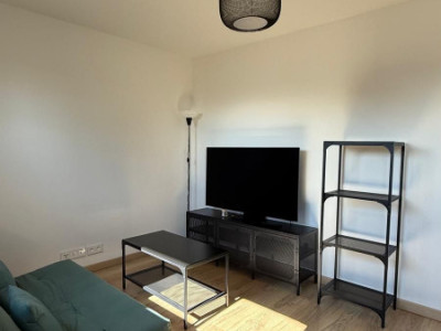 Appartement meublé est disponible à Versonnex (01210) 1400 image 2