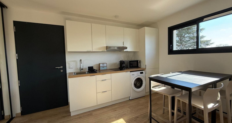 Appartement meublé est disponible à Versonnex (01210) 1400 image 1