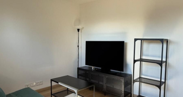 Appartement meublé est disponible à Versonnex (01210) 1400 image 2