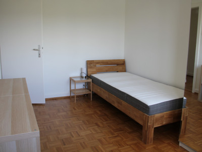 À louer: Chambre de 12m2 au 4ème Centre Gauche image 2