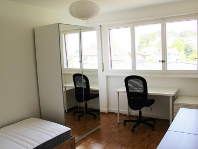 À louer: Chambre de 12m2 au 4ème Centre Gauche image 3