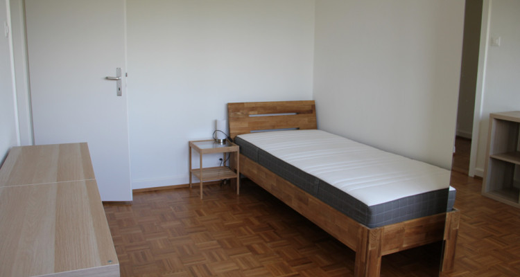 À louer: Chambre de 12m2 au 4ème Centre Gauche image 2