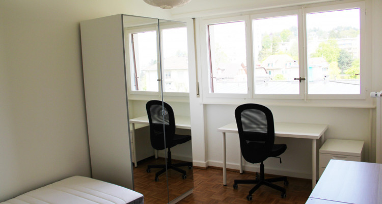 À louer: Chambre de 12m2 au 4ème Centre Gauche image 3