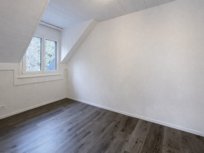 4.5-Room Penthouse Apartment – Stunning Lake View image 8