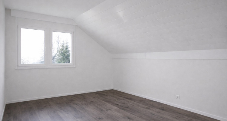 4.5-Room Penthouse Apartment – Stunning Lake View image 6