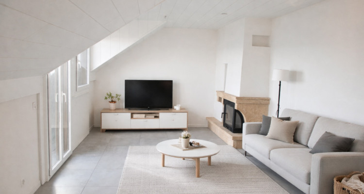 4.5-Room Penthouse Apartment – Stunning Lake View image 1