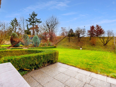 Grosszügiges Haus mit Garten, Doppelgarage und Tempo-30-Lage image 2