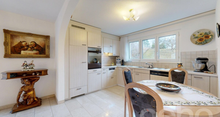 Grosszügiges Haus mit Garten, Doppelgarage und Tempo-30-Lage image 7