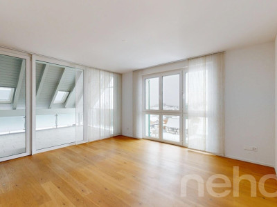 Helle 4.5-Zimmer-Dachwohnung in Weiningen image 2