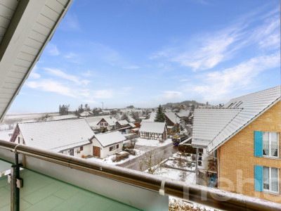 Helle 4.5-Zimmer-Dachwohnung in Weiningen image 11