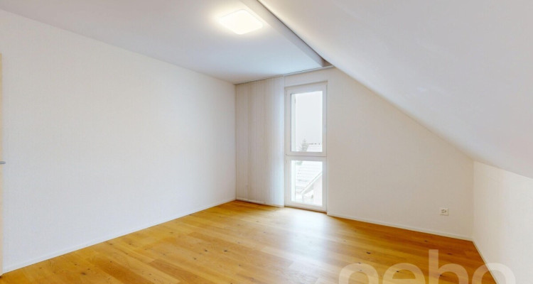 Helle 4.5-Zimmer-Dachwohnung in Weiningen image 7