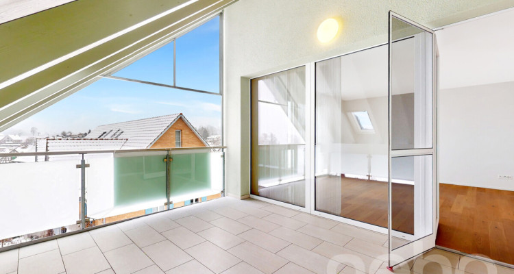 Helle 4.5-Zimmer-Dachwohnung in Weiningen image 10