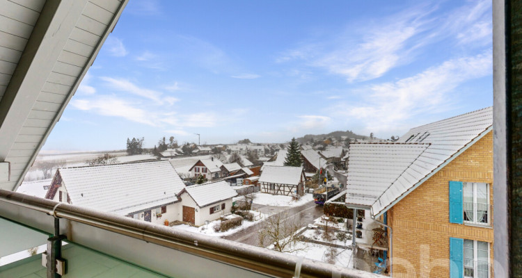 Helle 4.5-Zimmer-Dachwohnung in Weiningen image 11