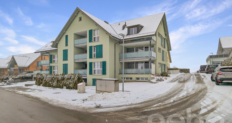 Helle 4.5-Zimmer-Dachwohnung in Weiningen image 12