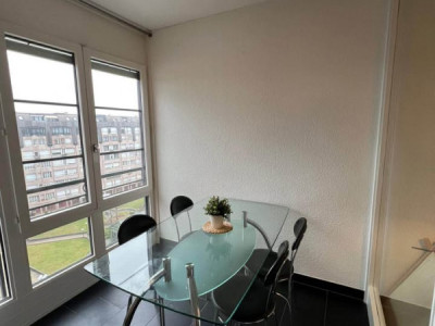 Appartement de 3 pièces au 6ème étage situé à Chatelaine 1219  image 6