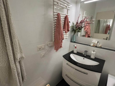 Appartement de 3 pièces au 6ème étage situé à Chatelaine 1219  image 9