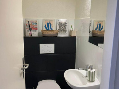 Appartement de 3 pièces au 6ème étage situé à Chatelaine 1219  image 10