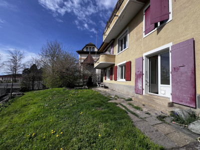 Charmant appartement ensoleillé en rez-de-jardin avec vue sur les Alpes. image 3