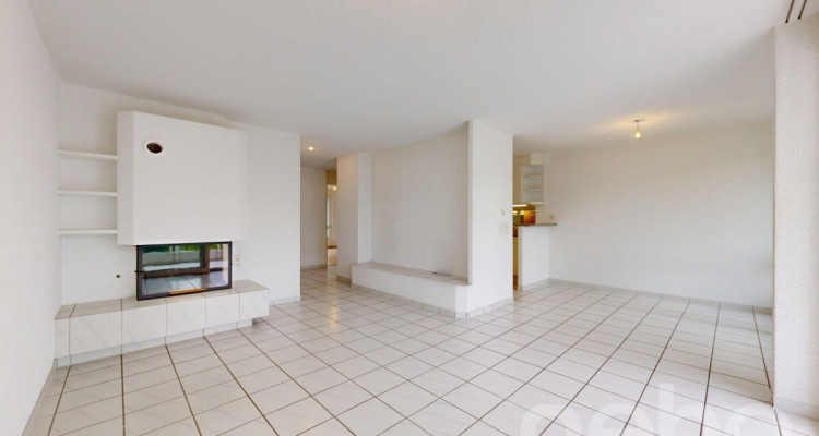 Lichtdurchflutete 4.5-Zimmer-Wohnung in Oberglatt image 1