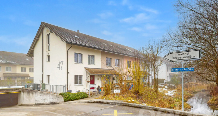 Grosszügiges 5.5-Zimmerhaus mit Licht, Raum und PV-Anlage image 1