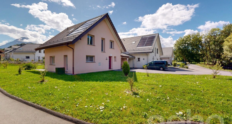 Belle villa neuve avec 4 chambres, combles et grande cave image 1