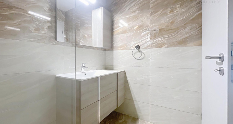 Appartement PPE lumineux de 120 m² avec grand balcon ? Immeuble récent de standing image 12