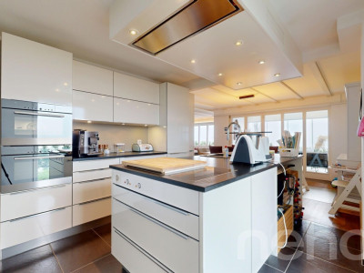 Exklusive 5.5-Zimmer-Wohnung an erhöhter Lage mit Weitsicht image 4