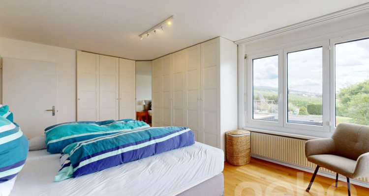 Exklusive 5.5-Zimmer-Wohnung an erhöhter Lage mit Weitsicht image 5